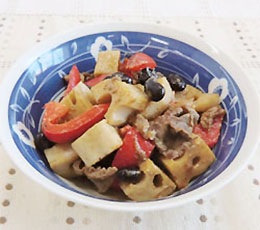 たたき蓮根と蒸し黒豆の味噌しょうゆ煮