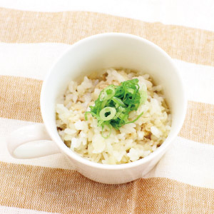 マグカップで作る簡単もち麦鶏がゆ