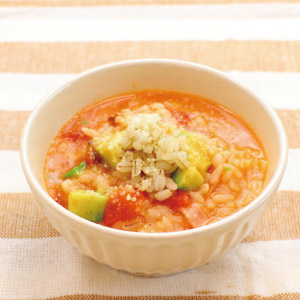 アボカドとトマトの洋風もち麦粥