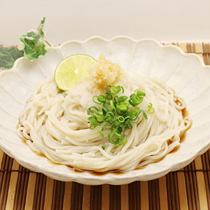 冷やしおろしもち麦うどん