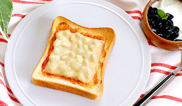 蒸し大豆チーズトースト