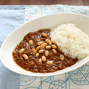 蒸し大豆のカレーライス