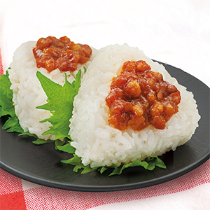 大豆の肉味噌風おにぎり