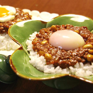 蒸し大豆とトマトのキーマカレー