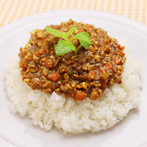 蒸し大豆キーマカレー