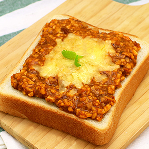 はんぶん大豆のキーマカレートースト